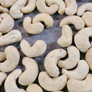 Ready To Ship Kaju Badam Cashew Kernel W320 Short Leadtime Santigo Cashew <b>Nuts</b> - Product Image 1