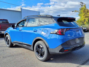 Azul Especial 2024 para Sportage X-Pro Prestige AWD Usado, Techo Panorámico, Arranque Remoto, Asientos de Cuero, Rines de Aleación R18, Automático, Color Oscuro - Product Image 4