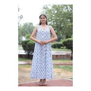 Robe en coton à fleurs Boho faite à la main pour femmes légère écologique décontractée tenue d'été élégante robe courte pour les vacances naturel - Product Image 1