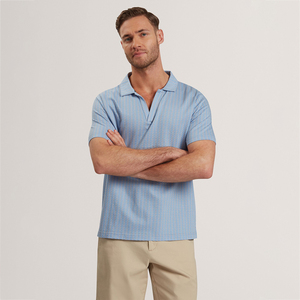 Nueva tendencia personalizada Old Money Polo Etiqueta de punto a rayas al por mayor de moda informal logotipo personalizado de manga corta polos para hombre - Product Image 1