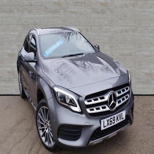 MERCEDES-BENZ GLA 1.6 GLA180 AMG LINE EDITION 2020 USADO EN BUEN ESTADO, VOLANTE A LA IZQUIERDA/DERECHA - Product Image 1