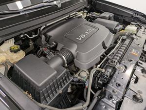 CLEAN 2016 Che-v-rolet Colo_ra_do Z71 Crew Cab 4WD - Product Image 6