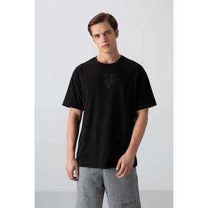 เสื้อยืดคอกลมโอเวอร์ไซส์พิมพ์ลายสำหรับผู้ชาย Tommylife Wholesale รุ่น 88333 สีดำ - FIESTA - Product Image 1