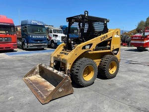 Chargeuse compacte sur pneus CAT 236B en gros, mini-chargeuse agricole compacte avec godet frontal, moteur diesel, boîte de vitesses, pour travaux agricoles et de construction - Product Image 5