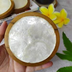 Sous-verres ronds en bois de noyer et érable de qualité supérieure pour café et bière Sous-verres élégants en bois de noyer - Product Image 4