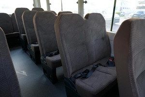 Nuovissimo Toyota Coaster 202 con specifiche GCC, 399 CV, 8+ posti, 6 cilindri, motore a sinistra, cambio manuale, benzina - Product Image 3