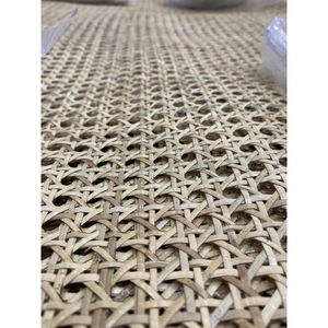 Rollo de correas de ratán de calidad artesanal utilizado para revitalizar puertas de armarios de respaldo de sillas y marcos de muebles delicados - Product Image 3