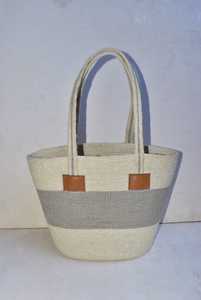 กระเป๋าช้อปปิ้งผู้หญิงแบบใช้ซ้ำได้ ดีไซน์ใหม่หลากสี คุณภาพสูง ผลิตจากปอกระเจาและหญ้าทะเล พร้อมหูหิ้วยาวจากปอกระเจา ได้รับการรับรองมาตรฐาน BSCI จากบังกลาเทศ - Product Image 3