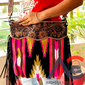 กระเป๋าเงินหนังแท้สไตล์ตะวันตกสำหรับผู้หญิงกระเป๋าทรงอานม้าแอซเท็กขนาดใหญ่พร้อมกระเป๋าถือพรมนาวาโจชนเผ่า - Product Image 1