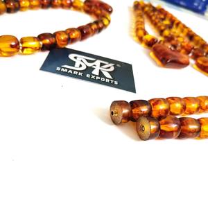 Collier élégant en résine de couleur ambre avec breloque coeur bijoux en perles faits à la main pour les femmes cadeau idéal pour les anniversaires et les anniversaires - Product Image 5