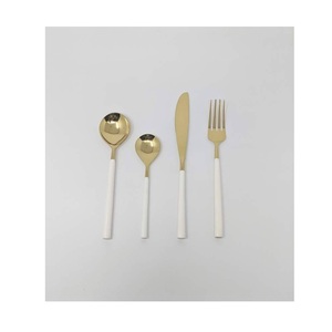 Juego de cubiertos de cena de metal con mango de esmalte blanco para el hogar a un precio más barato Juego de cubiertos blancos y dorados de 4 para utensilios de cocina - Product Image 1