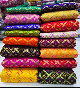 Tissu Banarasi de qualité supérieure, tissage élégant à un prix abordable - Product Image 4