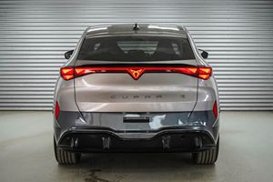 SUV TAVASCAN ELECTRIC DRIVE VZ 250 4X4 d'occasion 2026, faible kilométrage, éclairage LED, à vendre - Product Image 3