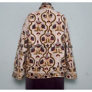 Veste Kimono Bohème en Velours Suzani Ethnique, Vêtement de Style, Broderie Faite Main, Manteau Vintage Suzani pour Femmes - Product Image 5