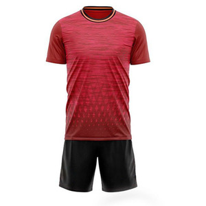 Uniforme professionnel de football personnalisable, ensemble complet, maillot rouge (numéro 10), chaussettes et chaussures noires pour l'entraînement de l'équipe, uniforme de football - Product Image 3