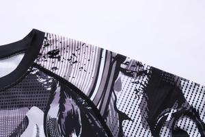 OEM Chemise de compression à manches longues imprimée de logo personnalisé Protège-éruptions cutanées en polyester à sublimation vierge pour hommes pour les sports de surf - Product Image 4