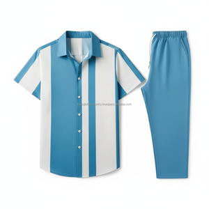 ชุดเซ็ตเสื้อผ้าผู้ชายลายทางแบบ OEM สีน้ำเงินและสีขาว เสื้อแขนสั้นลำลอง ชุดวอร์ม 2 ชิ้น - Product Image 1