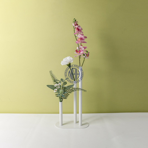 Vase à fleurs en métal à 3 tubes personnalisé, pièce maîtresse de mariage, porte-bourgeon, cadeau décoratif, fournisseur d'article - Product Image 6