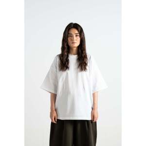 SE455R2 - Jersey Negro Oversize de Alta Calidad con Diseño Liso Teñido - Product Image 1