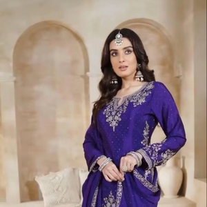 ชุดเสื้อปาเป้าผ้าไหม Chinon เสื้อปักลายและโมติหนักเสื้อใส่ทำงานกับ Palazzo & Moti และลูกไม้สี่ด้าน - Product Image 1