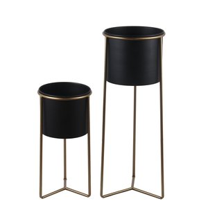 High-quality Metal Construction for Durability and <b>Long</b>-term <b>Planter</b> Uses with Our Luxury Metal Outdoor <b>Planter</b> Available - Product Image 2