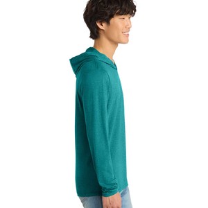 Sweat à capuche de performance pour hommes UPF 50 +, léger, coupe régulière, évacuation de l'humidité, sweats à capuche avec logo personnalisé - Product Image 3