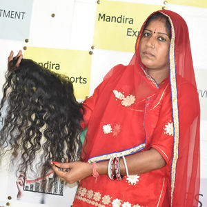 Raw Machine Double Trame Noir Couleur cuticule alignée Aucune Perte Noir Femmes Dentelle 13*4 Frontal Wavy brésilien Temple Cheveux Humains - Product Image 3