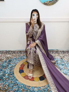 Costume Salwar Kameez en soie de qualité supérieure avec broderie, entièrement cousu, tenue de soirée, robe traditionnelle pakistanaise - Product Image 4