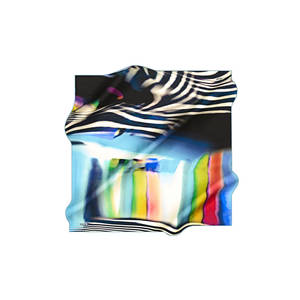 Écharpe de luxe longue en crêpe de soie satiné à imprimé numérique, motif personnalisé de créateur - Product Image 1