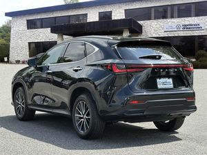 Negro usado 2024 Lexus NX 250 AWD con ruedas de aleación Asientos de cuero Sistema de navegación Arranque remoto Techo solar Asientos con calefacción - Product Image 2