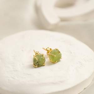 Boucles d'oreilles péridot brut 8-10mm bijoux en argent sterling fabriqués à la main avec placage à l'or Style classique pour cadeau - Product Image 3