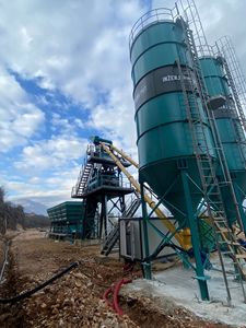 Fiable 120 M3/h Compact Ready Mix Plant Béton Machine Pompe Moteur Moteur avec PLC Boîte de Vitesses Noyau et Roulement Inclus - Product Image 3