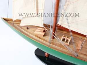 Gia Nhien Fabricant Approuvé Conception Personnalisée quantité minimale de commande Basse SHAMROCK PEINT VERT Maquette Artisanale Bateau Voilier EN BOIS - Product Image 4