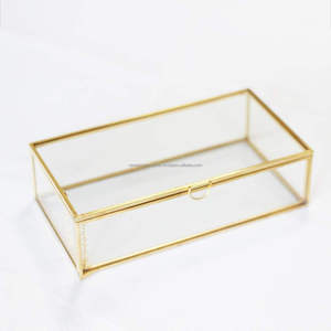 Caja con tapa de cristal dorado Caja de exhibición de joyería decorativa Vidrio transparente de latón 8 pulgadas - Product Image 4