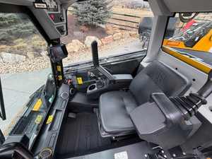 Chargeuse compacte sur chenilles avec composants Huade, couple de charge élevé, disponible à la vente - Product Image 2