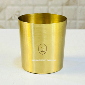 Pot à bougie métallique de haute qualité avec finition mate brillante et logo gravé pour les occasions d'anniversaire de décoration de maison et de mariage - Product Image 5