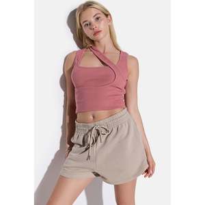 Blusa con Tirantes Gruesos y Detalles de Rayas - Product Image 3