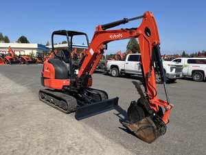 Mini-excavatrice Kubota KX033-4 2022 : puissance compacte de 3 tonnes avec stabilité avancée et précision hydraulique - Product Image 2