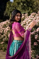 TENNECY Choli Jaune Style Indien du Sud en Soie Artisanale Kanchipuram avec Motifs Zari et Dentelle, Longueur Cheville, Infroissable, Réversible, Couleurs Vives
