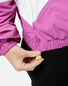 แจ็กเก็ตผ้าไนลอนแบบสวมหัวสำหรับผู้หญิงเสื้อแจ็กเก็ตกันลมผ้าตาข่ายซับในแบบออกแบบได้ตามต้องการ - Product Image 5