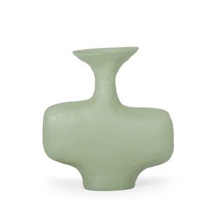 Le fer élégant de vase de fleur en métal ouvré est un accent décoratif qui élève votre décor avec la présence audacieuse et le talent artistique - Product Image 4