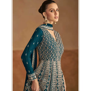 Ensemble de salwar kameez pour femmes, création Neeta, designer, brodé, en polyester, avec dupatta long jusqu'au sol, pour les fêtes, nouveau modèle - Product Image 1