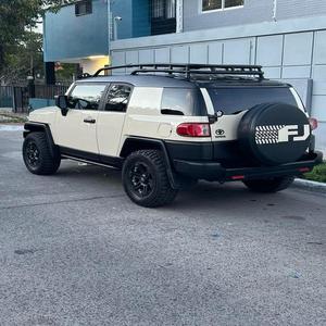 Toyota FJ Cruiser Bastante utilizado Velocidad máxima Mejor precio Venta caliente Pedido al por mayor disponible Volante a la izquierda y a la derecha a la venta - Product Image 1