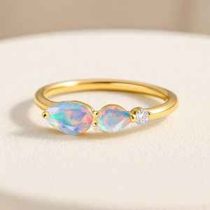 Ópalo de fuego etíope Tres piedras preciosas Anillo de declaración de ópalo apilable Plata de Ley 925 Chapado en oro de 14 quilates Regalo de joyería delicada - Product Image 4