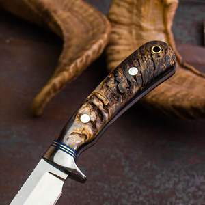 Cuchillo de Caza de Acero Hecho a Mano con Mango de Cuerno de Carnero Natural, Cuchillo de Desollado Personalizado con Funda de Cuero, Acero 1095 de Grado Industrial - Product Image 2