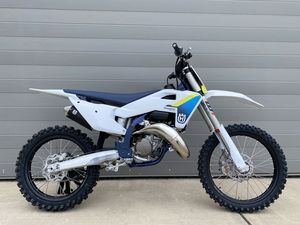 Offre aux enchères 2025 – Motos de motocross originales TC 150 – Acompte - Product Image 3