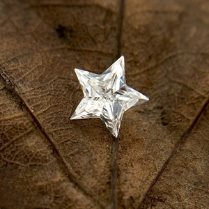 Diamante cultivado en laboratorio VVS en forma de estrella certificado IGI de estilo moderno para la fabricación de joyas, piedra suelta, todos los tamaños disponibles en la India - Product Image 1