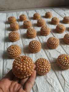 ชุดกล่อง Kumkum ในร่มประดับมุกทำด้วยมือ | ผู้ถือ Kumkum แบบดั้งเดิมกล่องเครื่องประดับตกแต่งสำหรับ Pooja และของขวัญคืน - Product Image 6