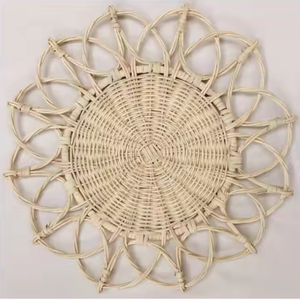 Assiette de charge en bambou fabriquée à la main fleur frange assiette en rotin en osier TUYET DUNG modèle de marque FAD4 pour la décoration de vacances fabriqué - Product Image 3