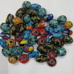 Cuentas de cristal hechas a mano mixtas al por mayor con agujeros grandes diseños de joyería de horno a granel de <span class=keywords><strong>India</strong></span> a la venta